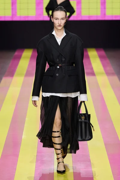 Look 2